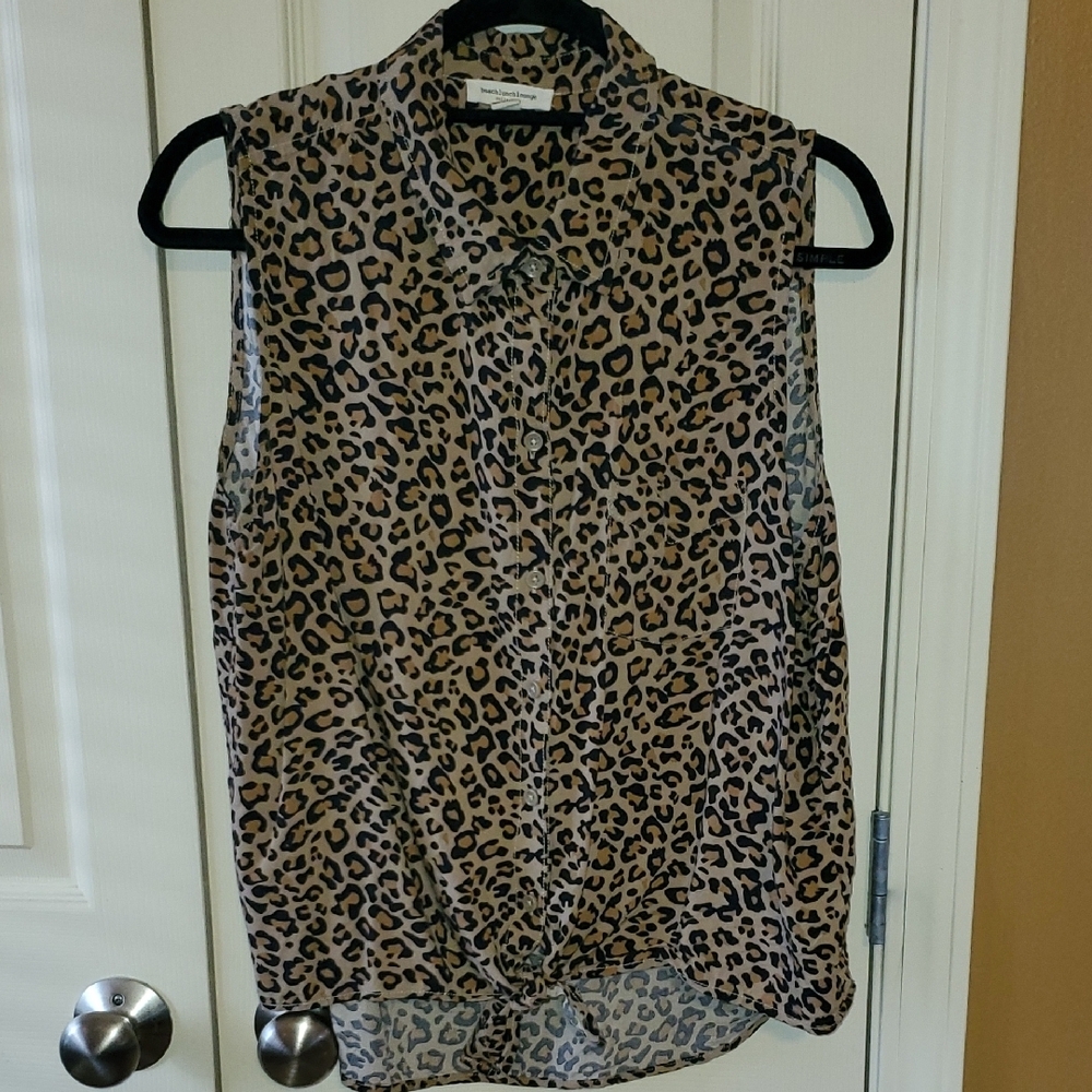 Leopard Print Sleeveless Top